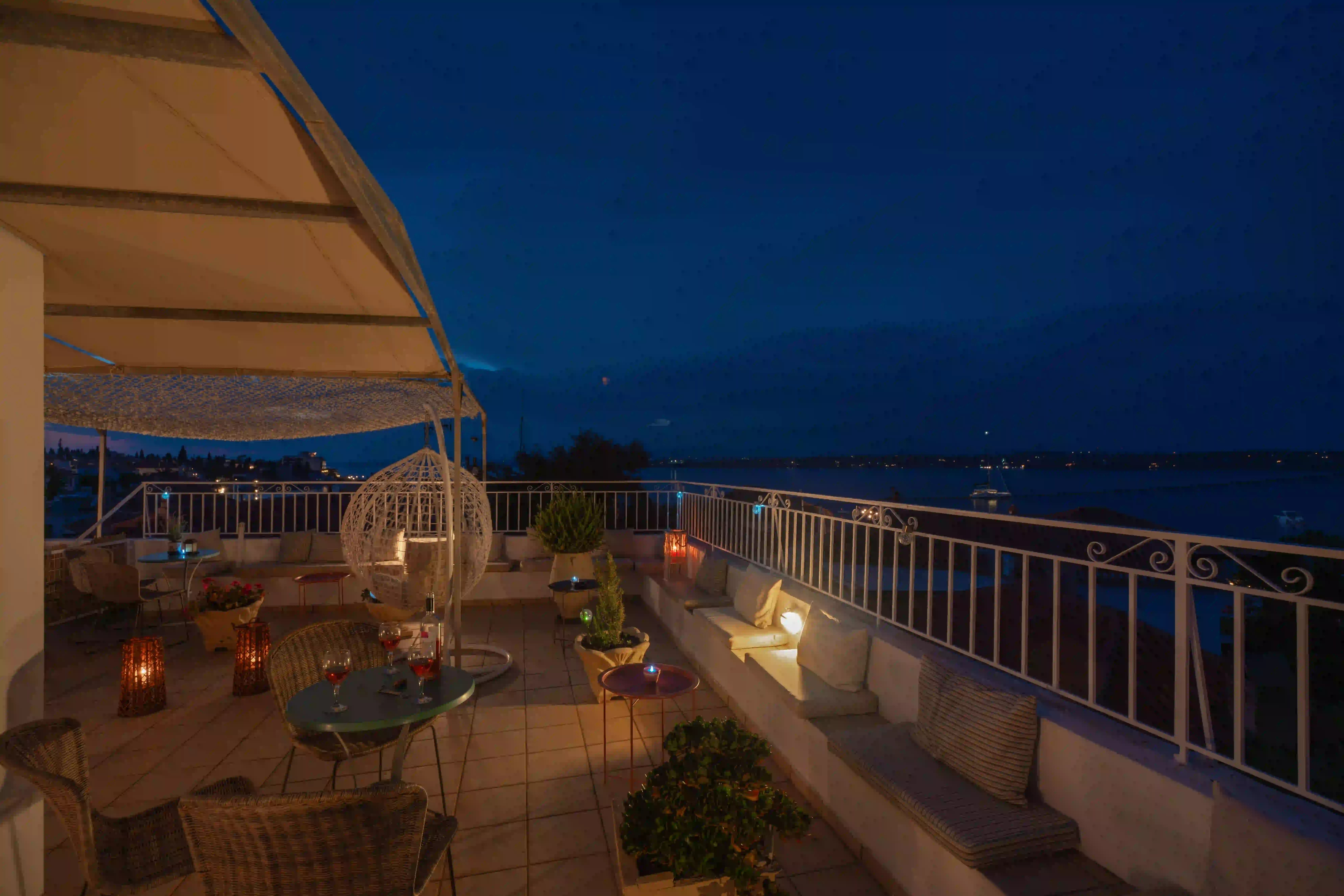 Κήπος οροφής και αυλή